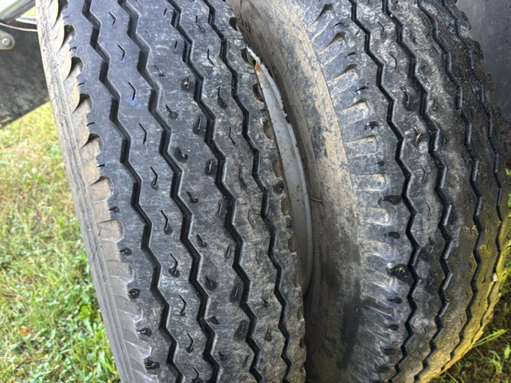 2015-deere-437d-image-35