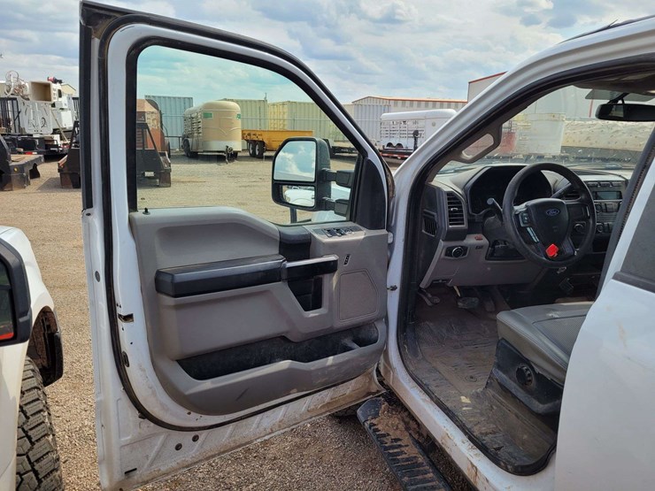 2018-ford-f350-image-8