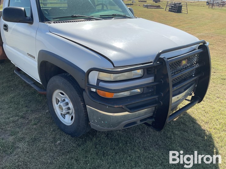 2002-chevrolet-silverado-2500-image-13