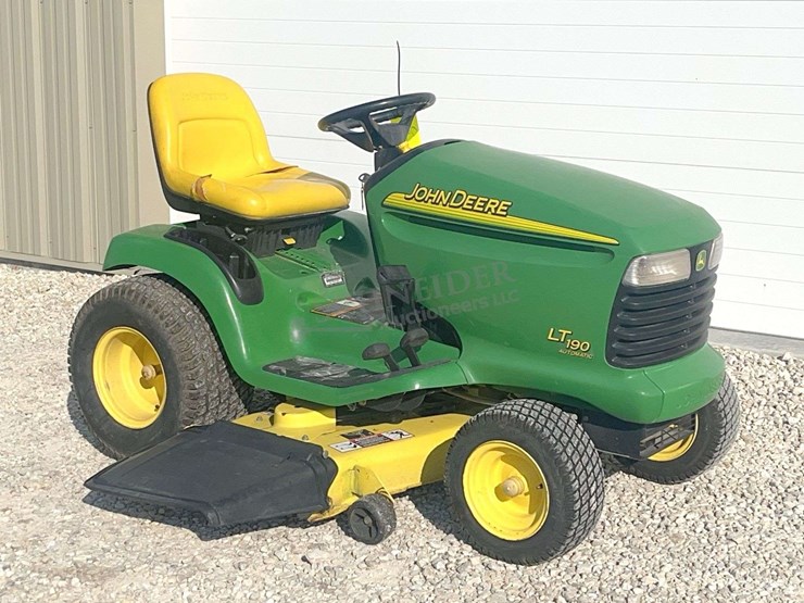 john-deere-lt190-image-1