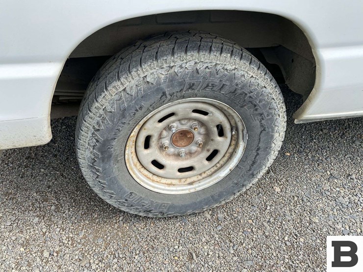 2004-ford-e150-image-13