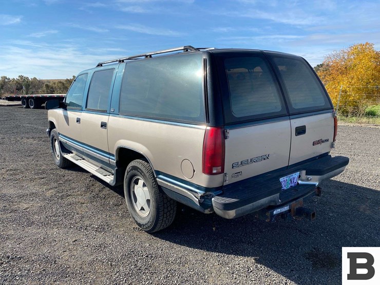 1993-gmc-suburban-image-3