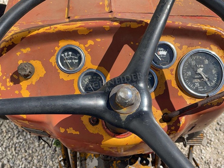 massey-ferguson-135-image-32