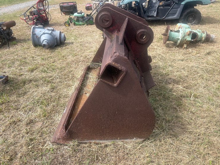 #204-•-4ft-clean-out-bucket-image-3