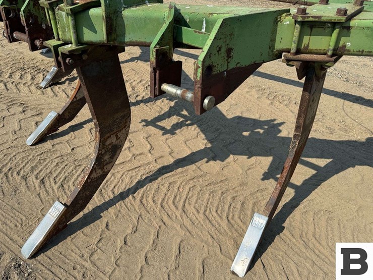 john-deere-900-7-shank-ripper-image-12