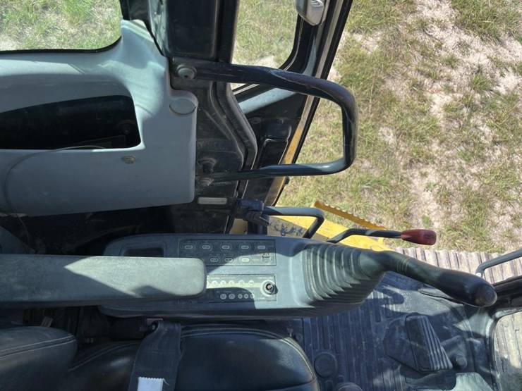 komatsu-pc228us-lc-image-67