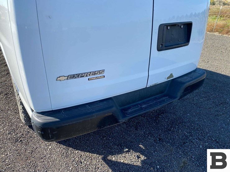 2012-chevrolet-express-2500-image-16
