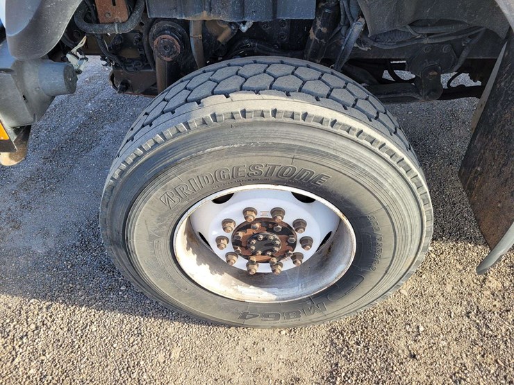 2013-international-harvester-sx525-truck-bucket-truck-image-19