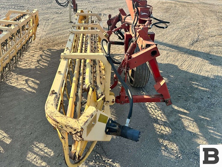 new-holland-216-image-22