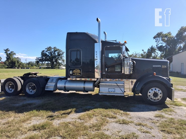 2005-kenworth-w900-image-1