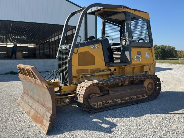 2015-deere-450j-lt-image-1