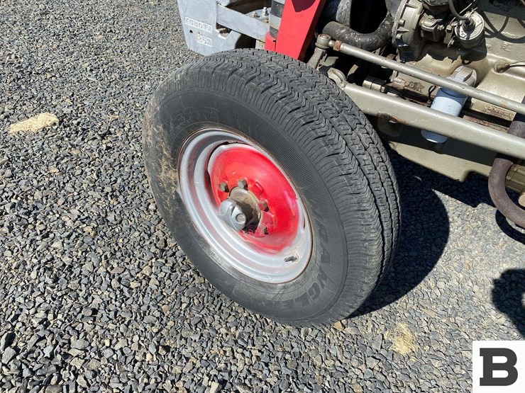 1971-massey-ferguson-135-image-13