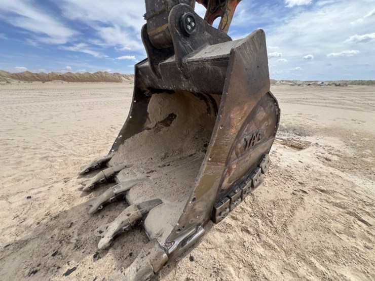 2018-deere-670g-lc-image-16