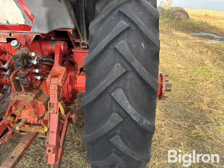 1976-international-1086-image-19