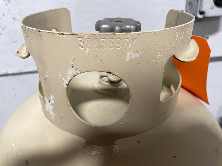 #8614-•-propane-tank-(cw)-image-10