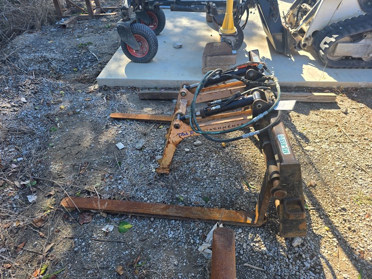 #22360-•-talet-attachment-grapple-skid-steer-forks-image-2