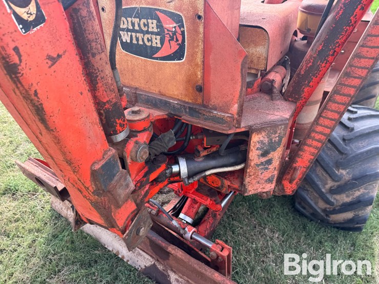 ditch-witch-r40-image-15