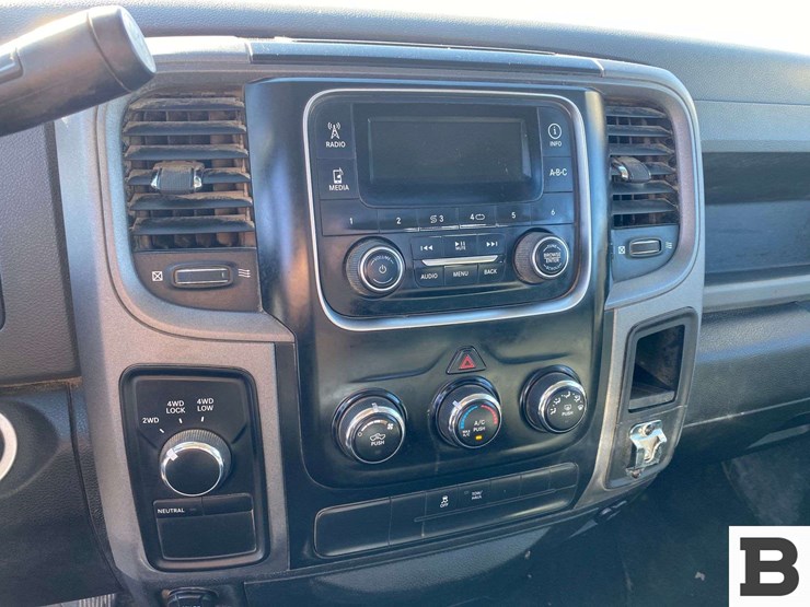 2013-ram-1500-pickup-image-25