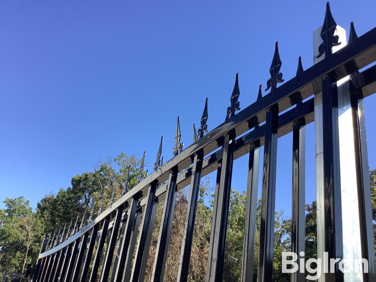 115"-steel-gates-image-16