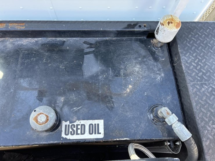 2017-peterbilt-337-image-61