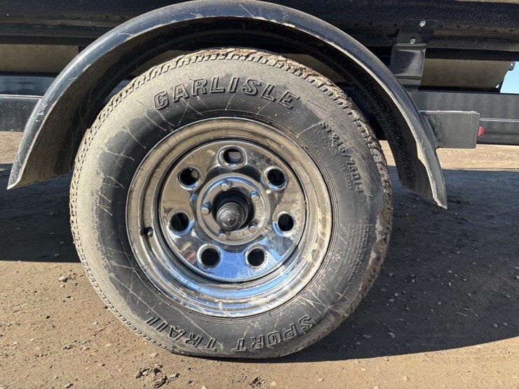 2011-unknown-trailer-image-46