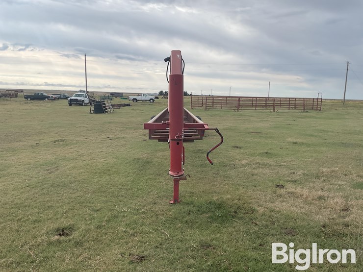 hay-liner-round-bale-mover-image-2