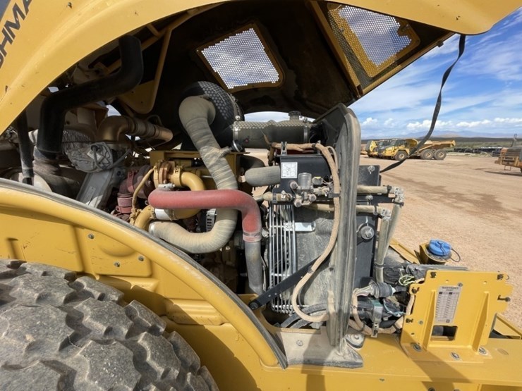 2018-caterpillar-cp56b-image-17