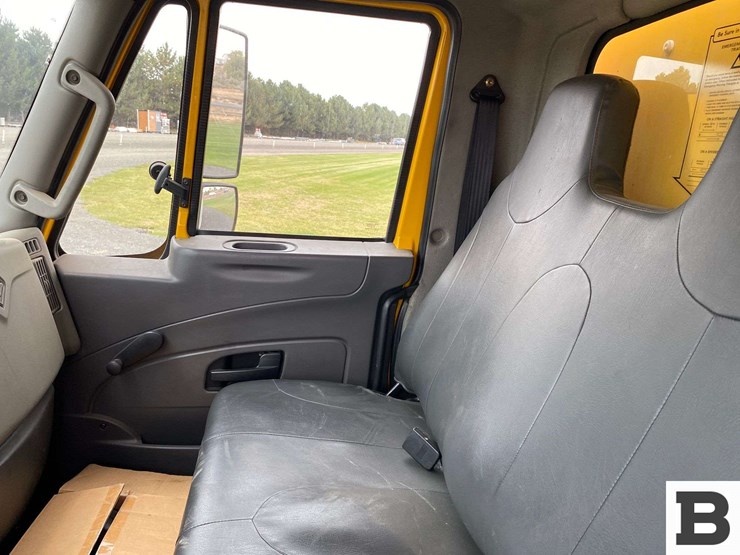 2012-international-durastar-4300-image-44