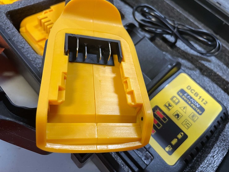 #8539-•-dewalt-compatible-cordless-ratchet-wrench,-batteries,-charger-and-case-(pr13)-image-4