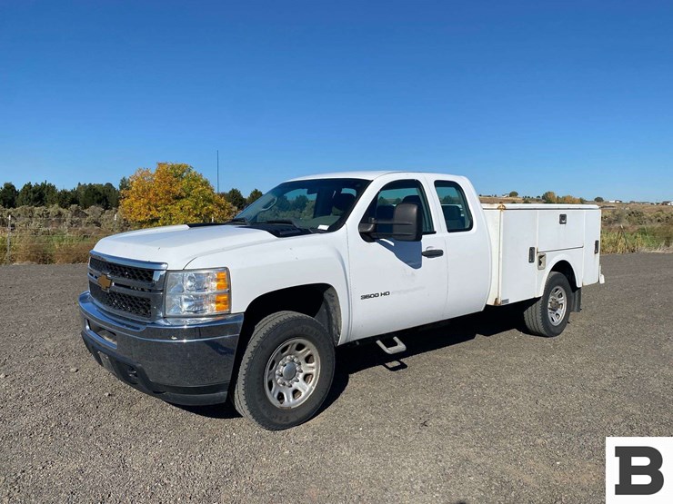 2013-chevrolet-silverado-3500-image-1