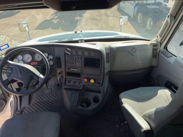 2017-international-prostar-image-18