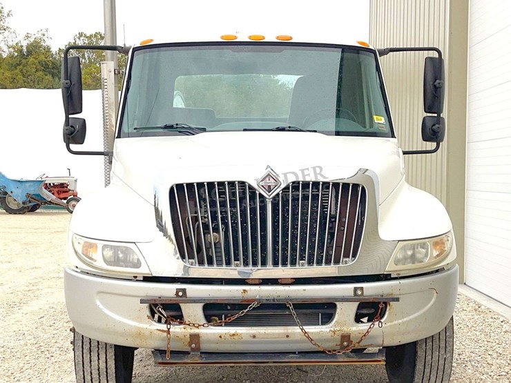 2003-international-durastar-4400-image-8