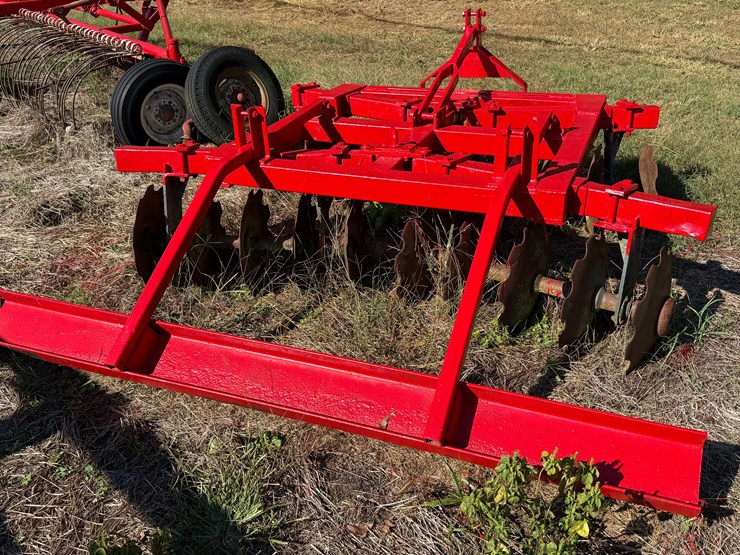 #46-•-#1001-•-8-foot-bush-hog-harrow-with-levelor-image-3