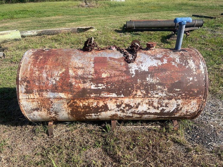 #132-•-fuel-tank-with-lifting-eyes-image-2