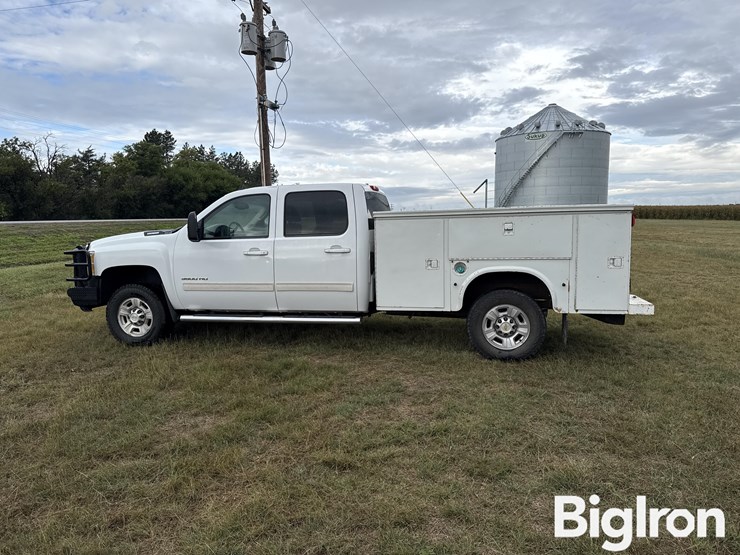 2010-chevrolet-silverado-3500-image-8