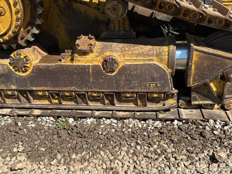 caterpillar-d4h-image-34