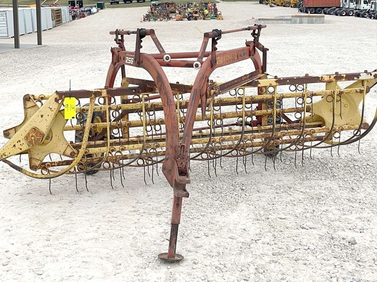 new-holland-256-image-8