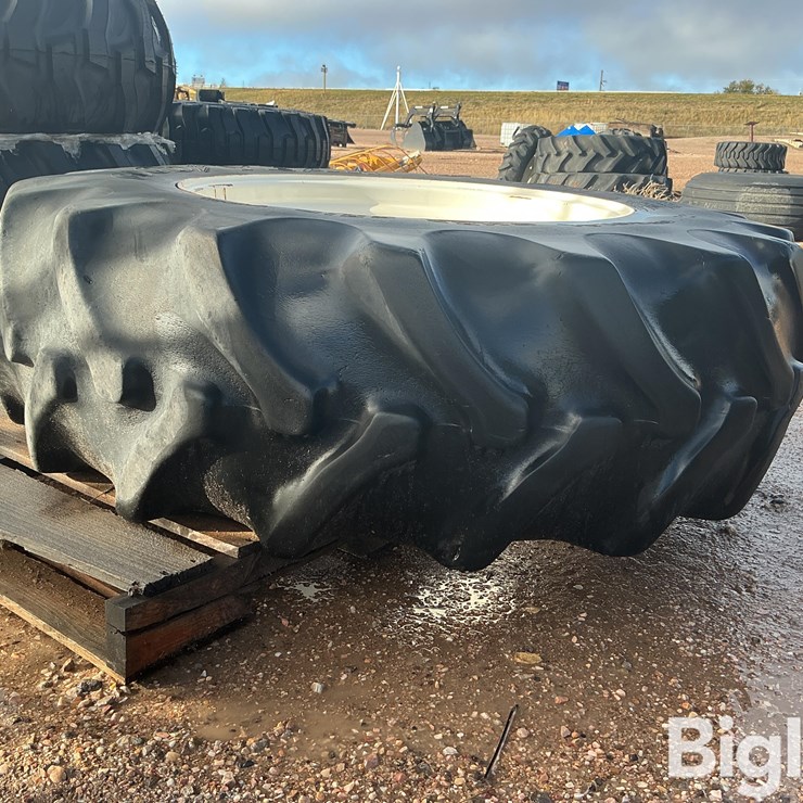 Goodyear Special Sure Grip TD8 16.9R30 Tractor Tire