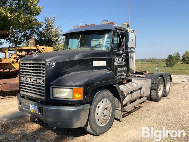 1993-mack-ch613-image-1