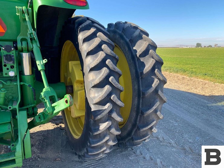 2011-john-deere-8285-tractor-image-35