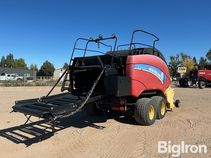 2013-new-holland-340-image-5