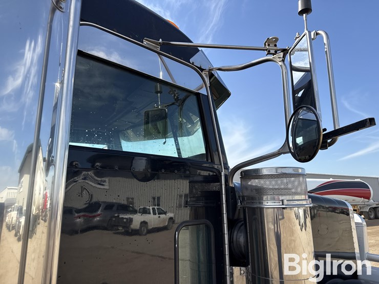 2005-peterbilt-378-image-12