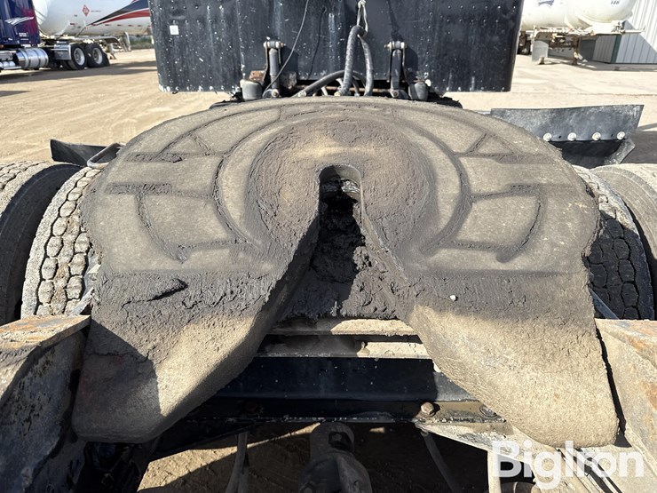 2005-peterbilt-378-image-17