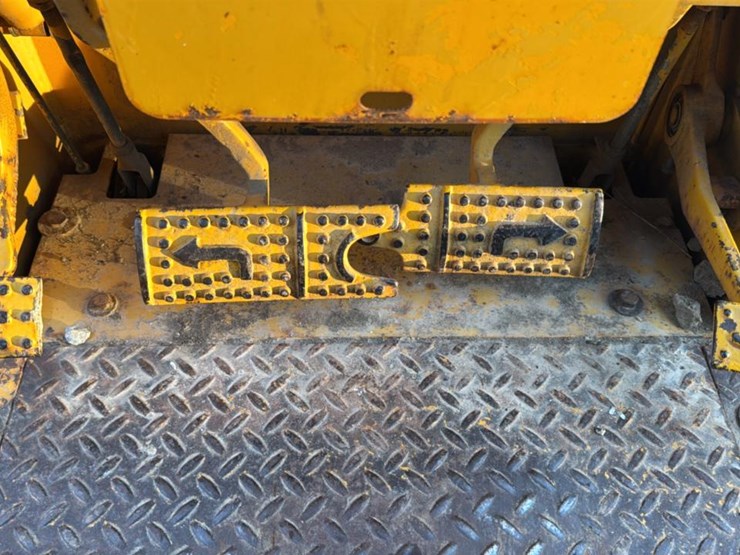 1990-deere-455g-image-40