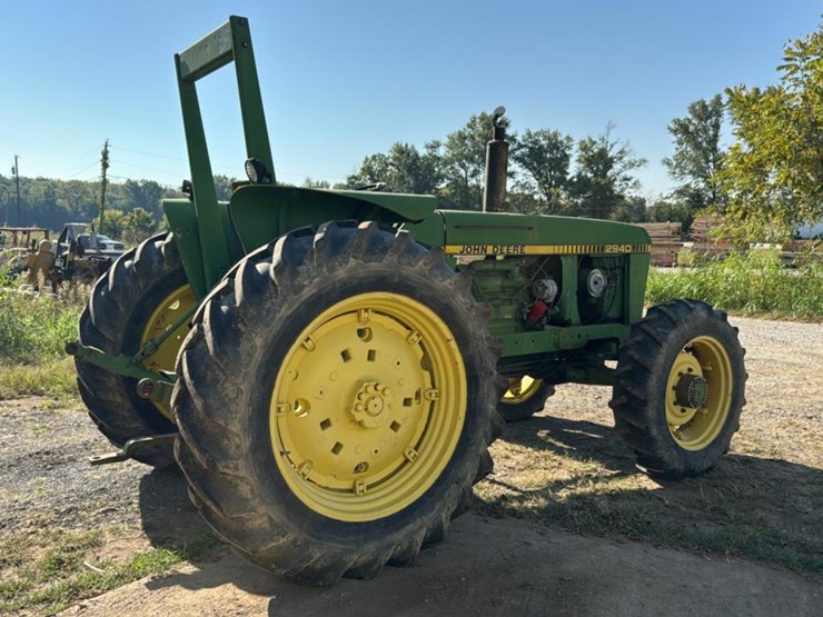 john-deere-2940-image-9