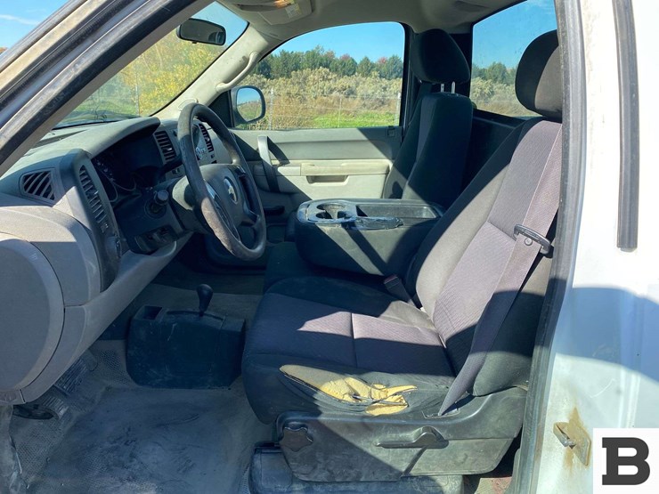 2012-chevrolet-silverado-1500-image-25