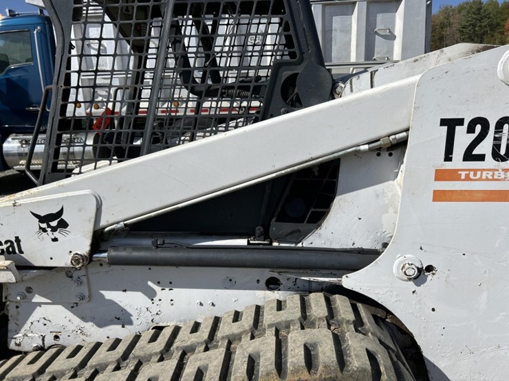 bobcat-t200-image-20