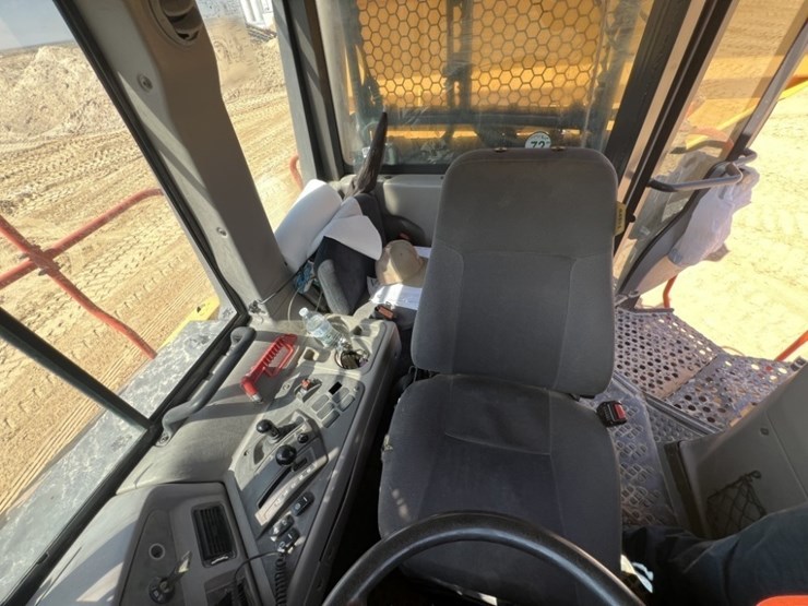 2021-volvo-a60h-image-54