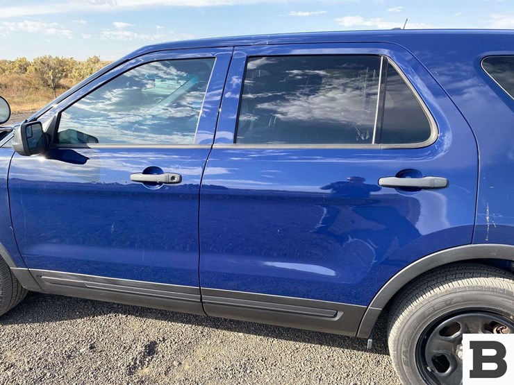 2016-ford-explorer-image-14