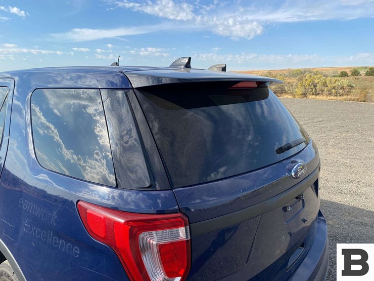 2016-ford-explorer-image-14